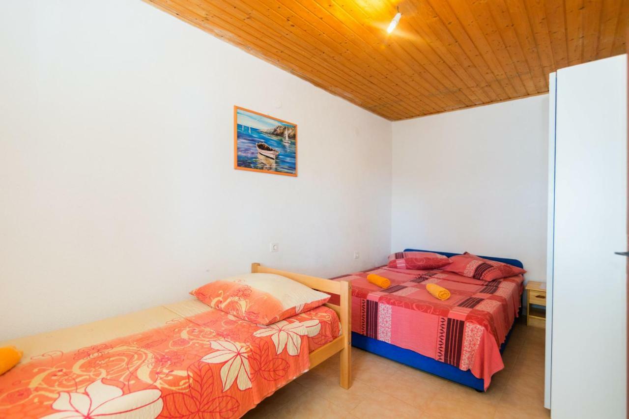 Apartments Robinzon Petar Gdinj Bagian luar foto